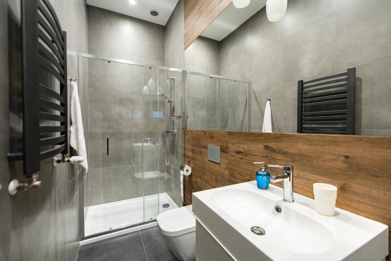 Neo Sky Apartment, Free Parking, 15 Min Walk Old Town&Kazimierz - By Homelike Krakow Dış mekan fotoğraf